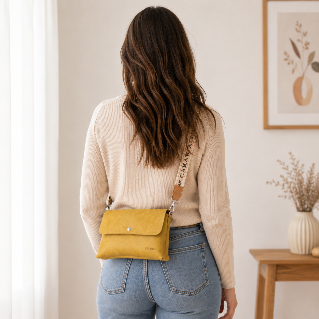 Bolso de cuero amarillo