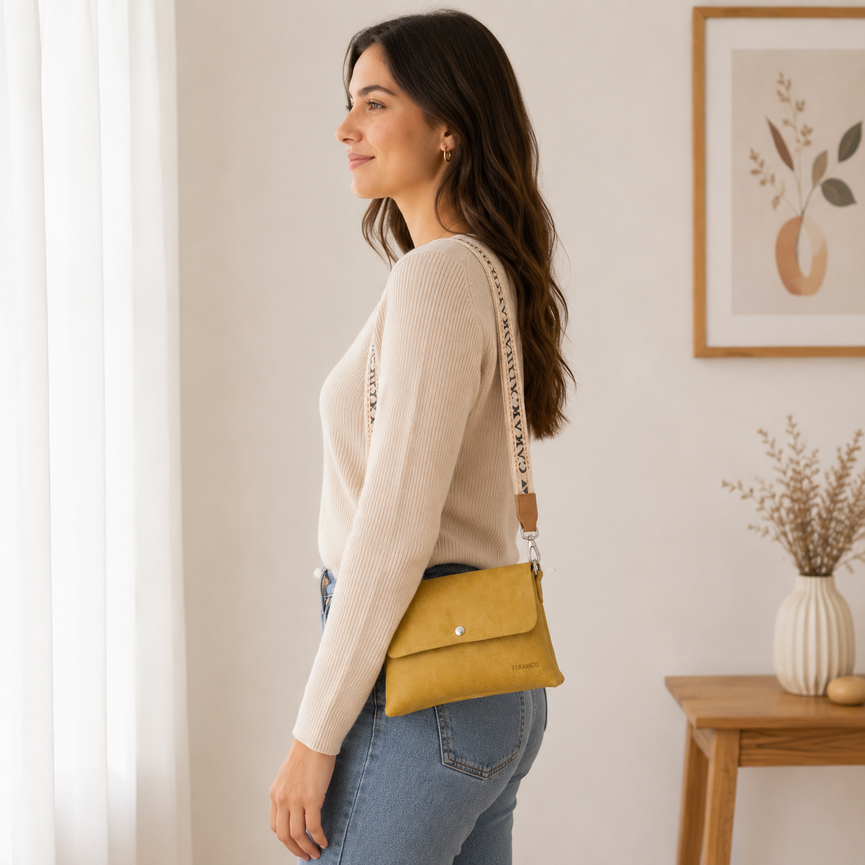 Bolso de cuero amarillo