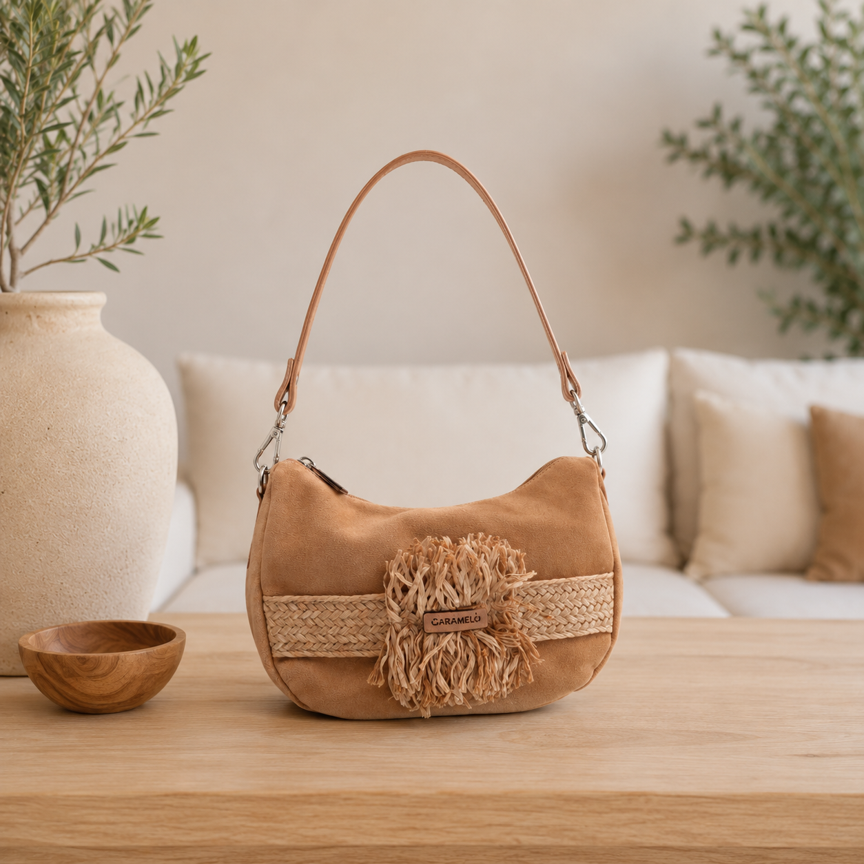 Bolso de hombro color camello