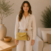 Bolso de cuero amarillo