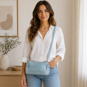 Bolso de piel color turquesa