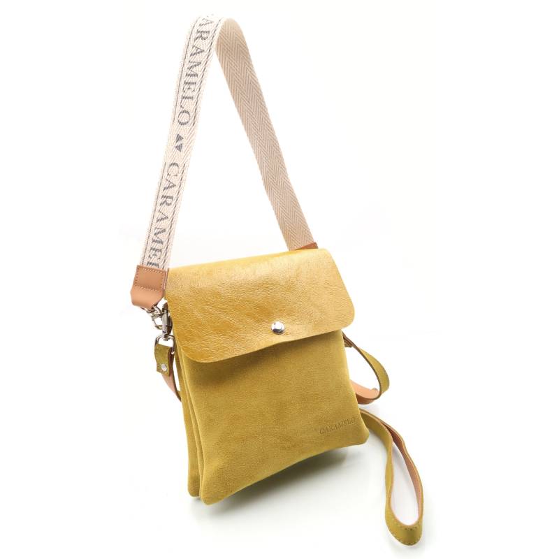 cartera de cuero amarilla