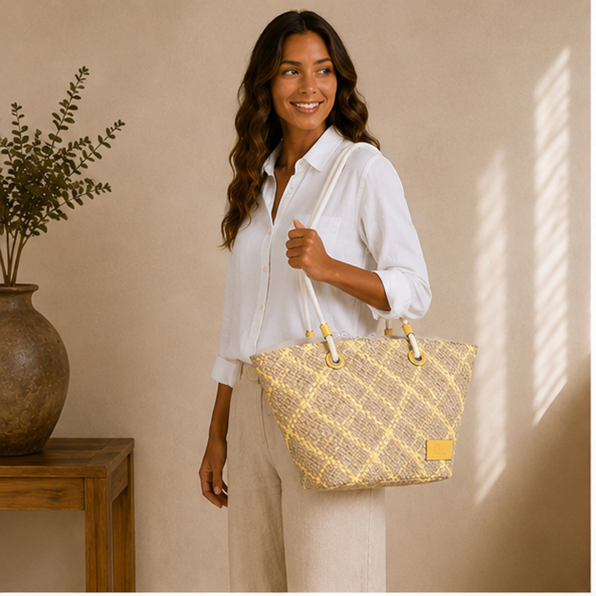 Bolso tote tejido amarillo