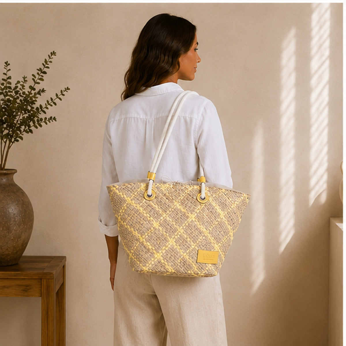 Bolso tote tejido amarillo
