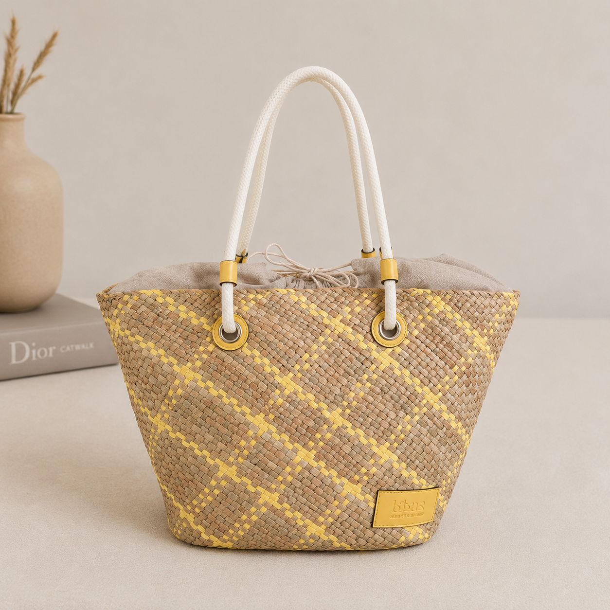 Bolso tote tejido amarillo