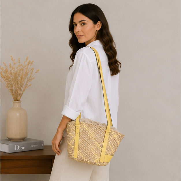 Bolso de hombro amarillo con bolsa de cordón