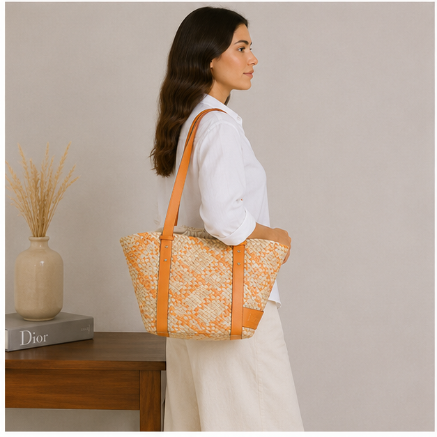 Bolso de hombro naranja con cordón ajustable