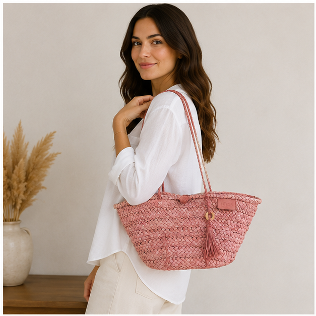bolso de mimbre rosa