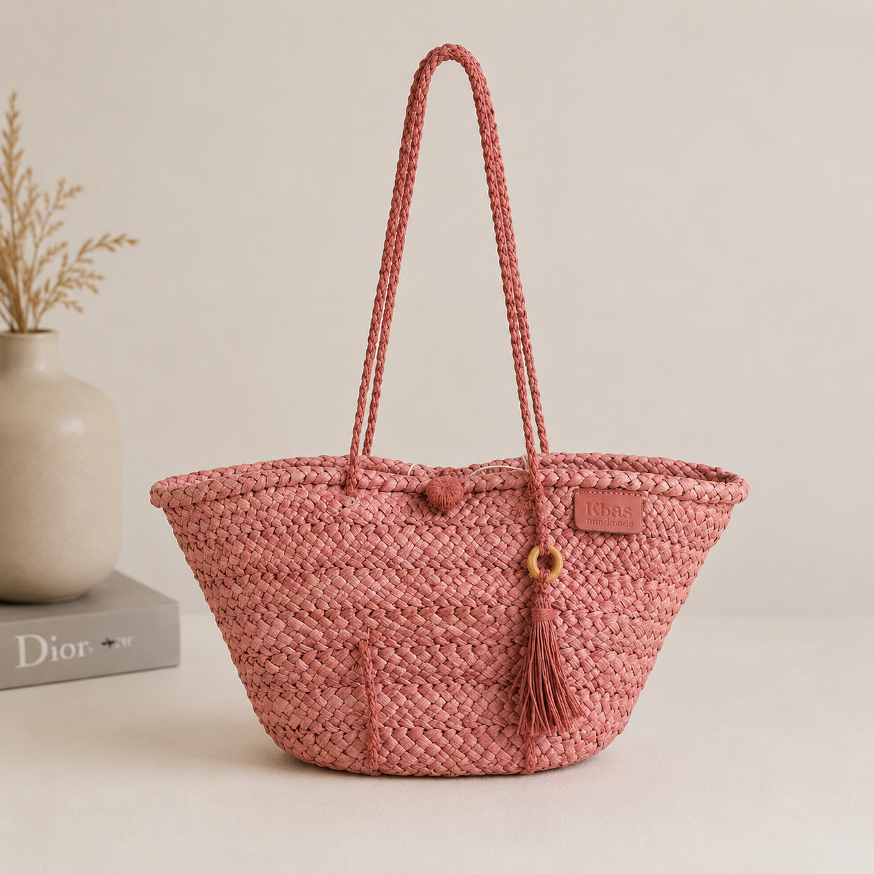 bolso de mimbre rosa