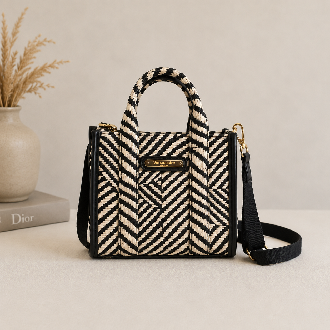 Bolso de mimbre con rayas de cebra