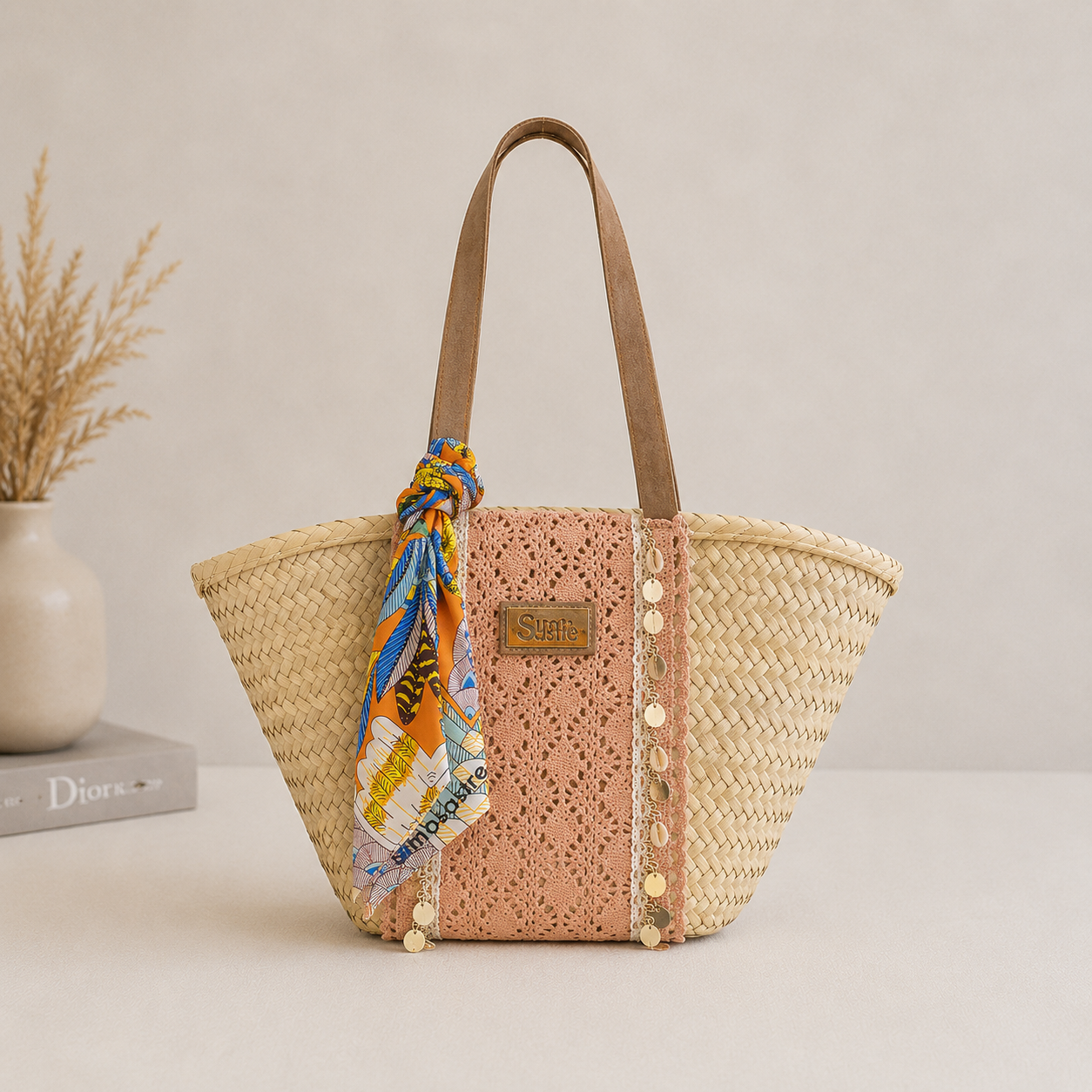 Elegante bolso de mimbre