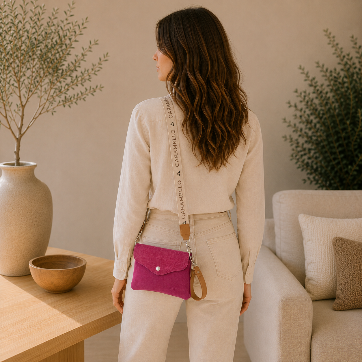 Bolso de piel fucsia