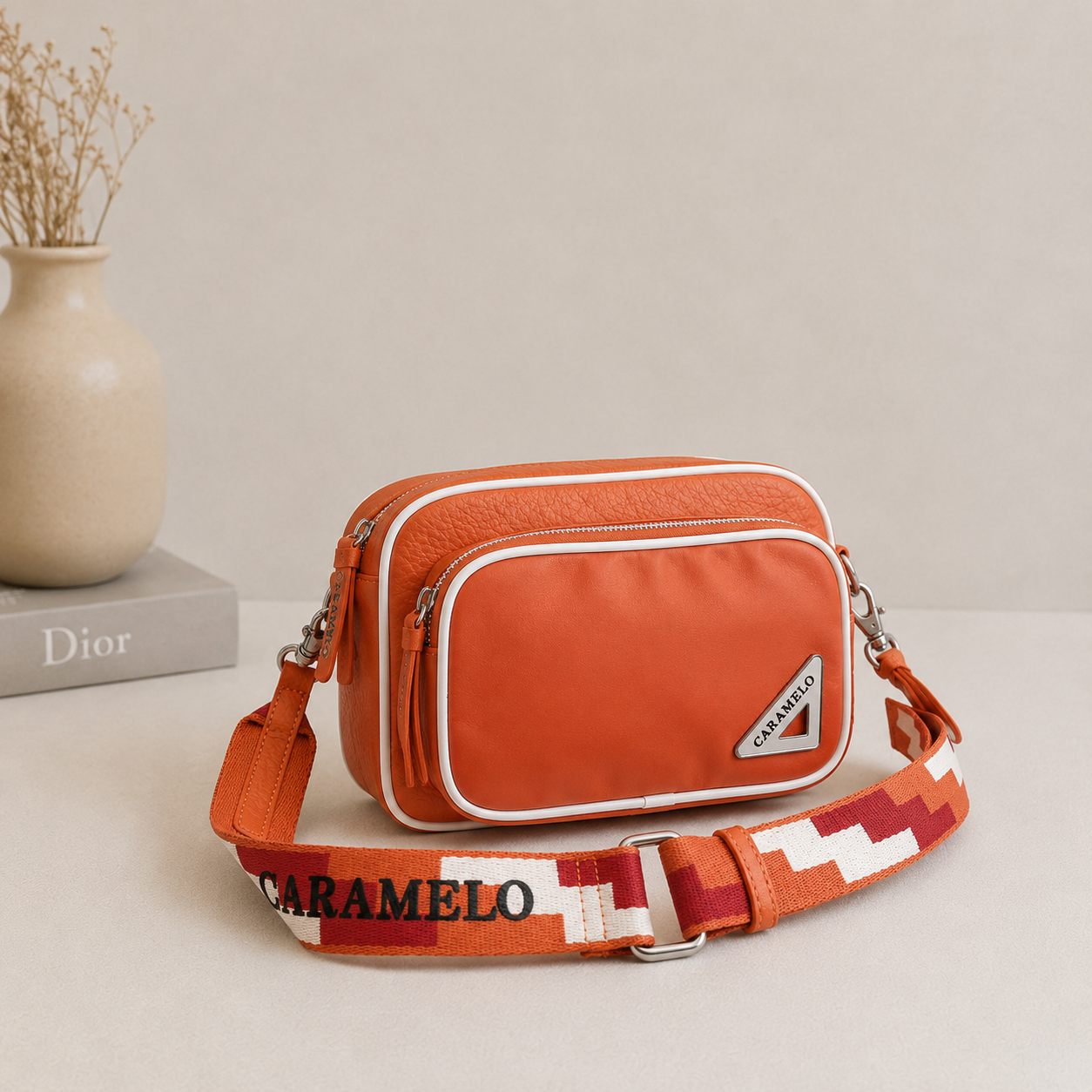 bolso de cuero naranja